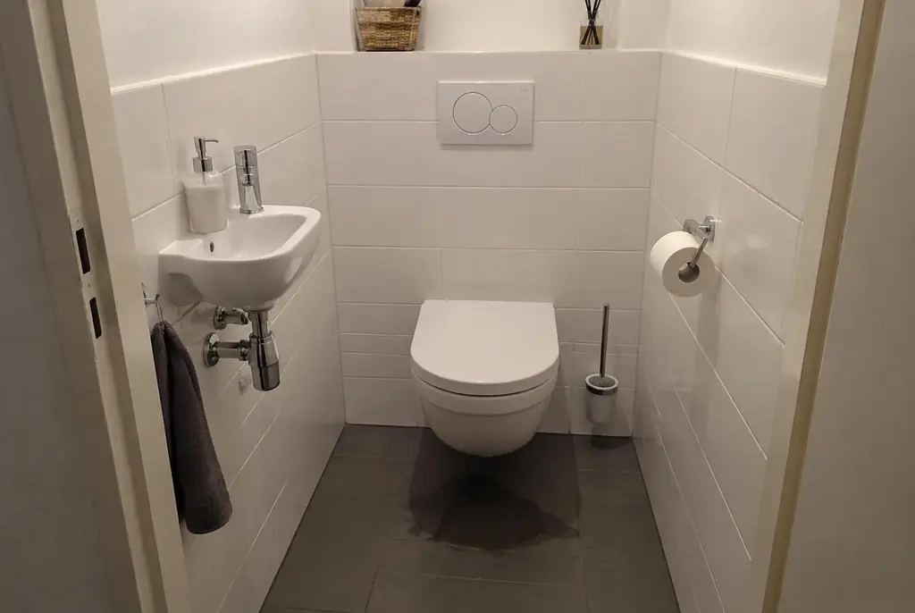 Lekdetectie Tiel – natte vloer bij een toilet